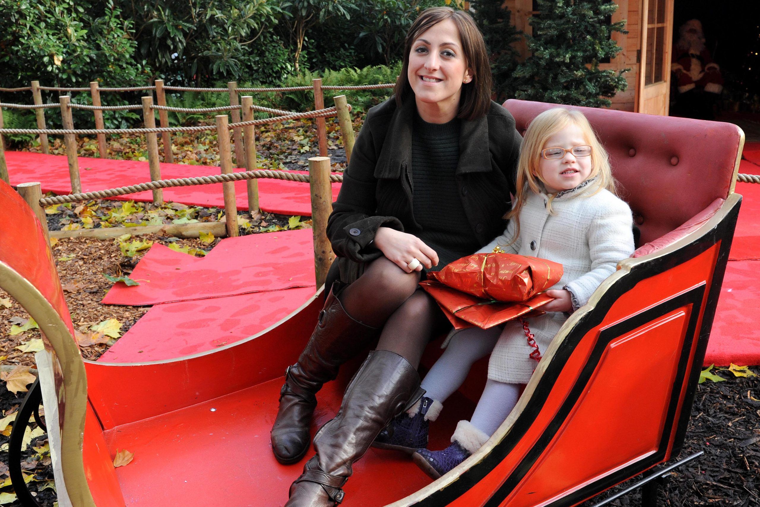 Natalie Cassidy con Eliza. Life with Nat revela a una madre que cena papas fritas y confisca el teléfono de su hija si es necesario